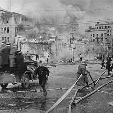 空襲1945:朝日新聞