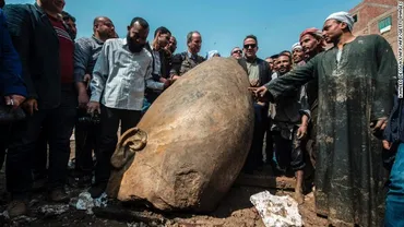3000年前の巨大像を発見、ラムセス2世かエジプト