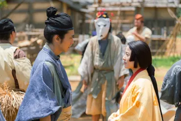 光る君へ】惹かれ合う紫式部(吉高由里子)と藤原道長(柄本佑)。身分の差、母の死をめぐる因縁とどう向き合っていくのか?