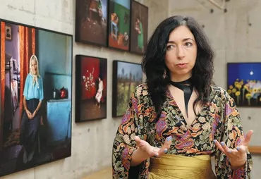 マリウポリ出身の美術作家が渋谷・松濤でチャリティー展 ロシア軍に「文化も壊されショック」:東京新聞デジタル