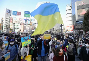ウクライナ侵攻:「遠い国のニュースではない」 渋谷、新宿、広島、長崎…各地で抗議デモ