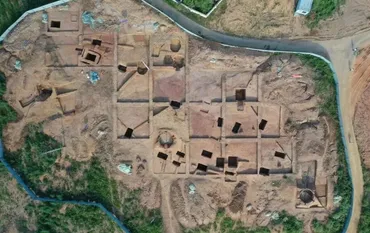 潜山市の発掘調査：2000年前の墓から見つかる歴史的遺物群とは？安徽省潜山市の発掘調査：戦国時代から南宋時代までの歴史