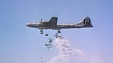 東京大空襲とは？市民生活を標的とした焦土作戦の真実とは？東京大空襲の記録：焦土と化した都市、人々の記憶