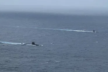 海自、米海軍と共同で対潜特別訓練を実施(7月11日・12日)