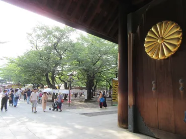 靖国神社の歴史 – A級戦犯合祀と天皇の参拝自粛