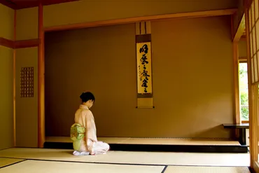正座の歴史：日本文化における座り方の変遷とは？正座の起源から現代社会での役割まで