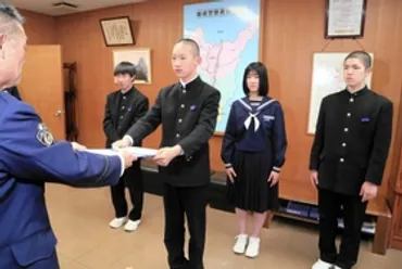 山中で道に迷った高齢女性を発見、介助して引き渡す 4中学生「命救えてよかった」