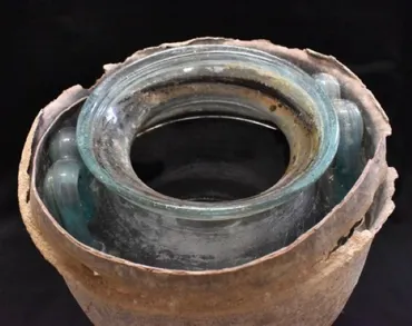 これが世界最古のワイン!スペイン南部の古代ローマの墓から発掘され、157年ぶりに記録更新