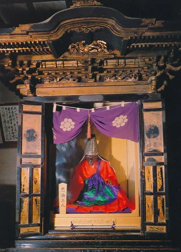 海向寺の即身仏を見る。 2体あるのは、この寺だけ。~酒田市~ 自分がいた上渚滑で、400㌔の巨大熊が・・。 (2015/10/12)