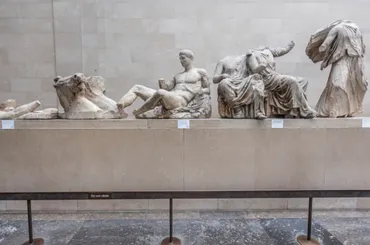 大英博物館、パルテノン神殿の大理石彫刻をギリシャに返還へ。世界に広がる略奪美術品返還の動き