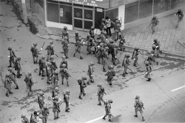 光州事件韓国南西部・光州市で1980年5月18…:韓国・光州事件写真特集:時事ドットコム