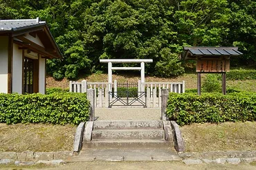 箸墓古墳と邪馬台国：謎に迫る巨大古墳の謎とは？箸墓古墳：日本最大の古墳とその謎