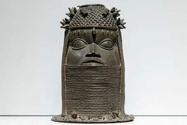 ベニン王国の青銅彫刻、ナイジェリアに返還ドイツで最後の展示会写真枚国際ニュース: